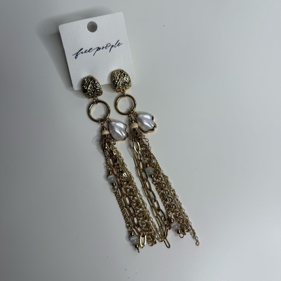 Free People Perfect Day Dangle Earrings color Gold and Shell - NWT - Picture 4 of 5